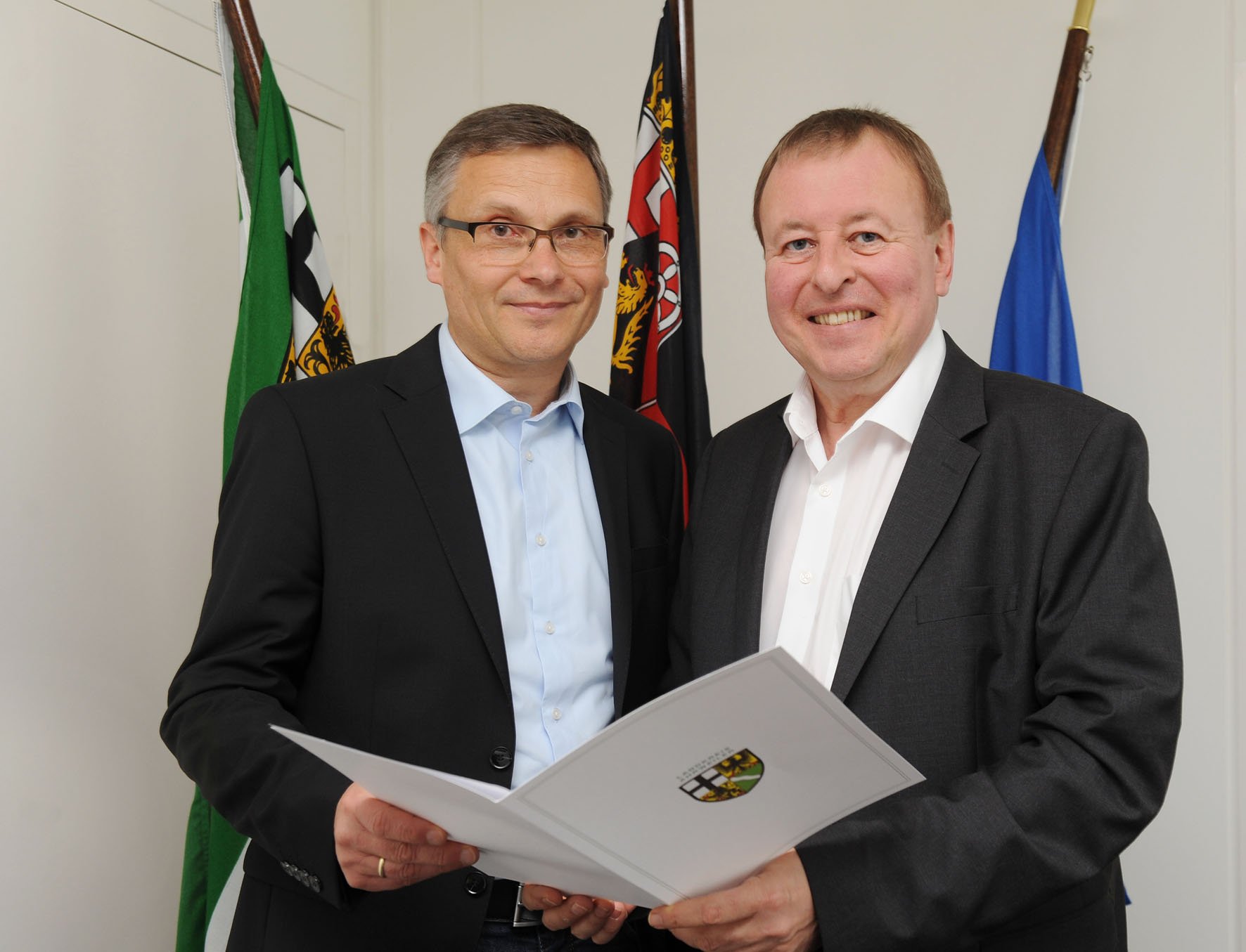 AW Kreis Übergabe Bestellungsschreiben an Bernd Frison | Kreisverwaltung Ahrweiler