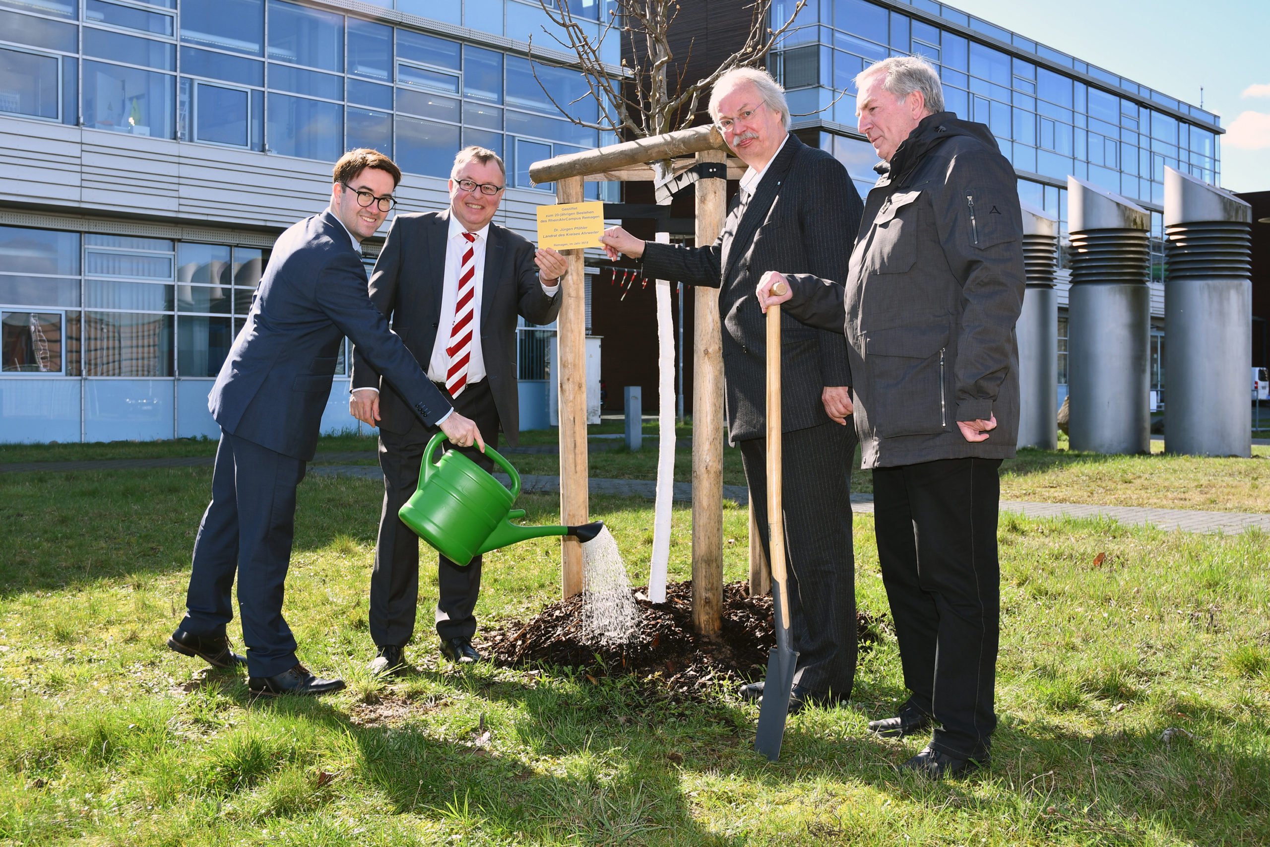 Baumpflanzung_RheinAhrCampus_RASCH | Kreisverwaltung Ahrweiler
