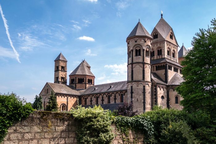 Monastery Church Benedictine | Kreisverwaltung Ahrweiler Monastery Church Benedictine - Didgeman / Pixabay