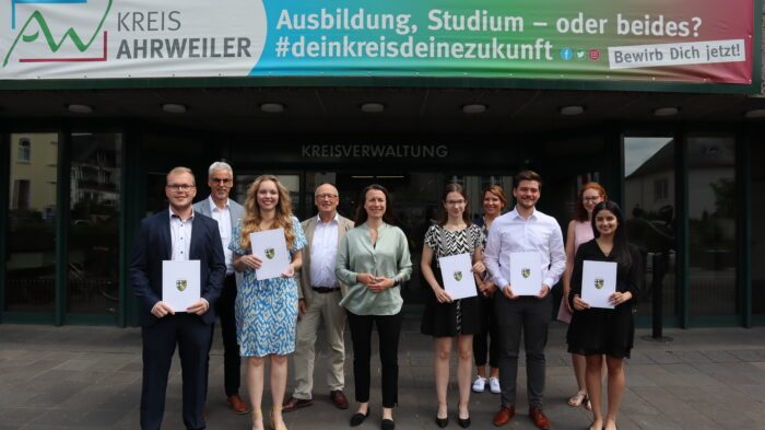 2_Urkundenübergabe Abschluss | Kreisverwaltung Ahrweiler